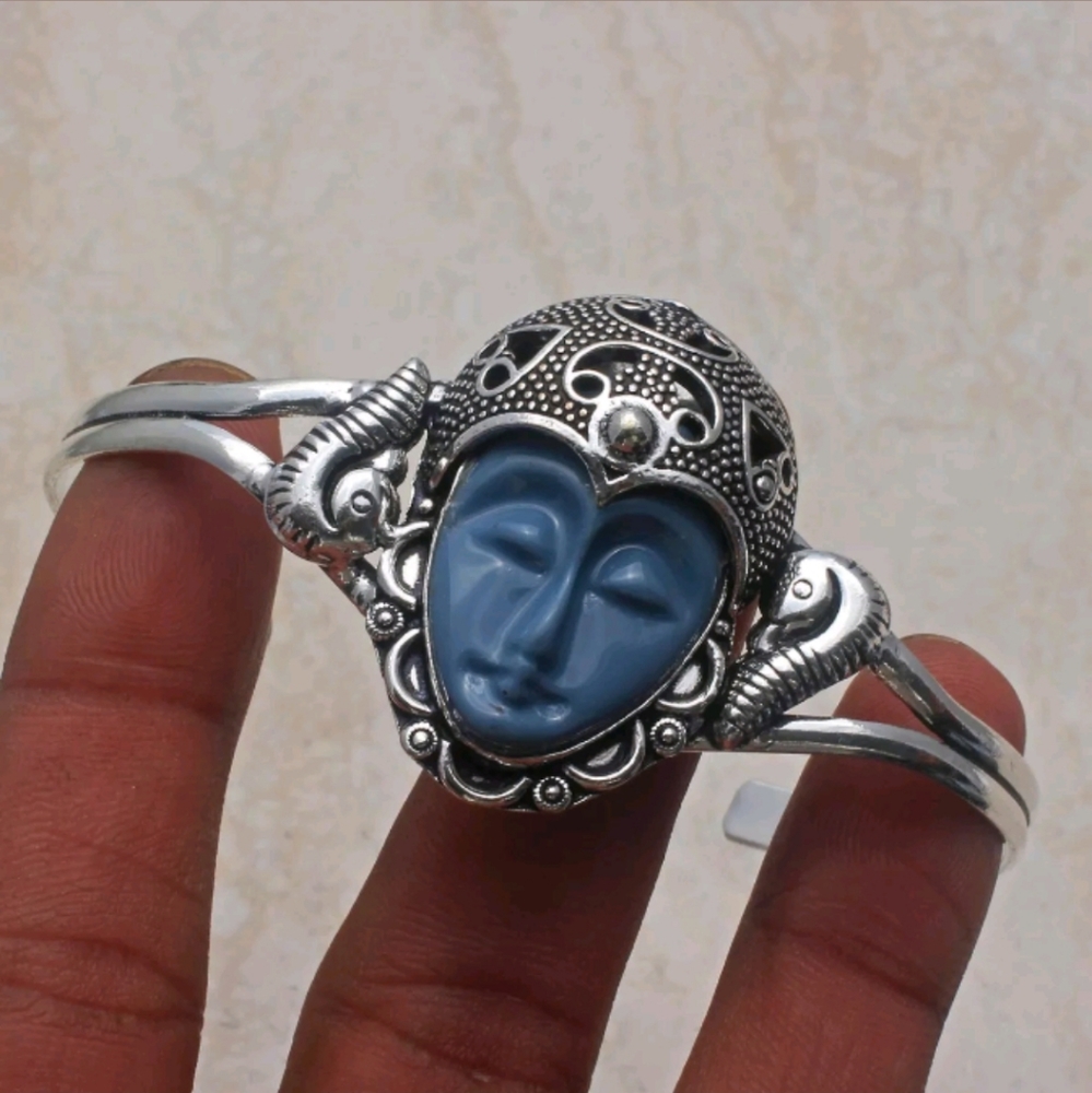 New Carved Agate Goddess Face 925 Silver Cuff Bracelet.